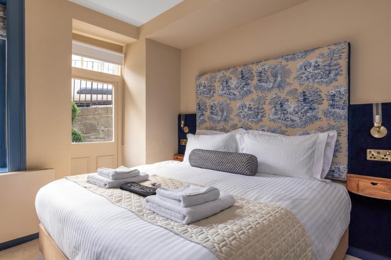 Deluxe Double Room- Coates