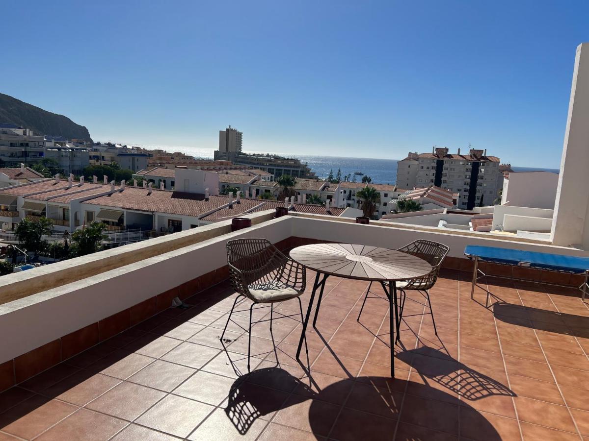 Apartamento con vistas a la piscina