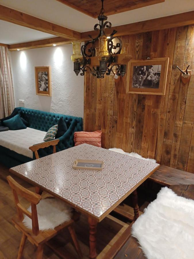 Two-Bedroom Apartment,1497582517:JPEG