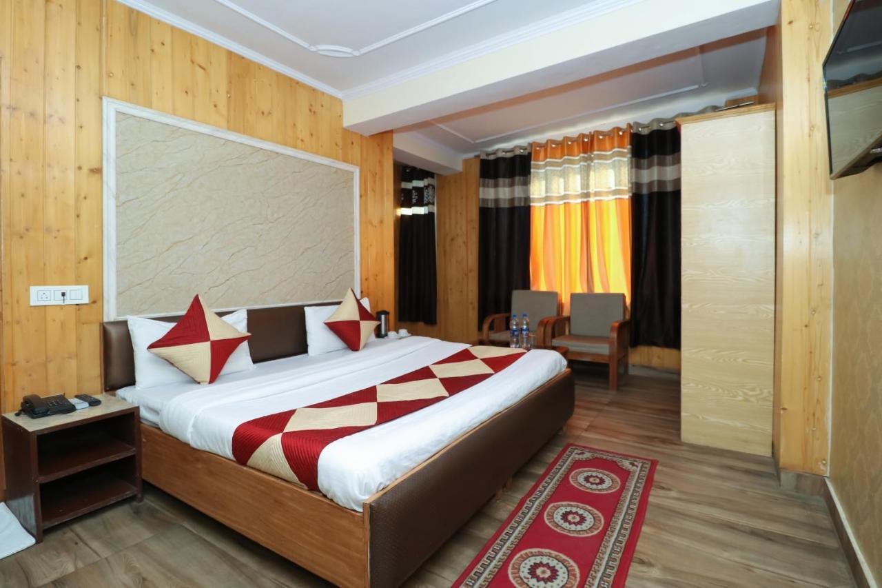Deluxe Double Room (2 Adults + 1 Child)