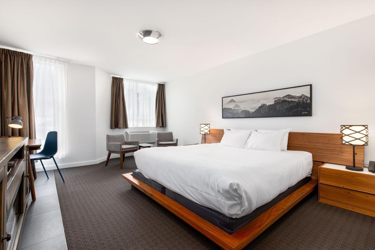 Deluxe Zimmer mit Kingsize-Bett, Bergblick und Balkon