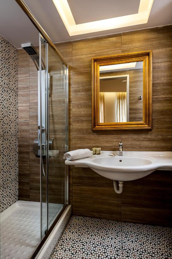 One Bedroom Apartment with Balcony