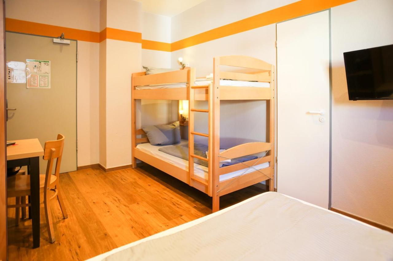 Budget Four-Bed Room,1498528372:JPEG