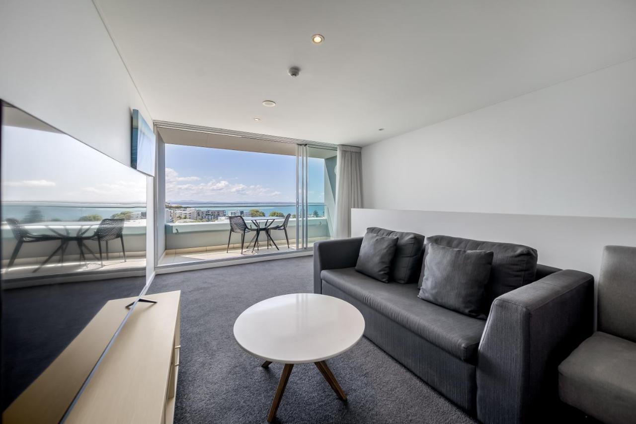 One-Bedroom Apartment Sea View,1498530124:JPEG