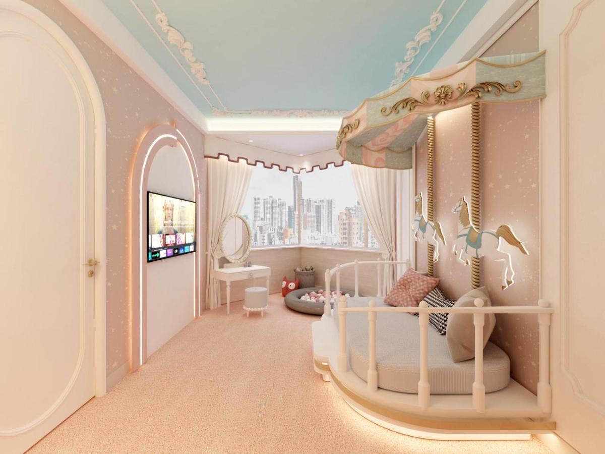 Newly Renovated Princess Theme Suite Queen Bed