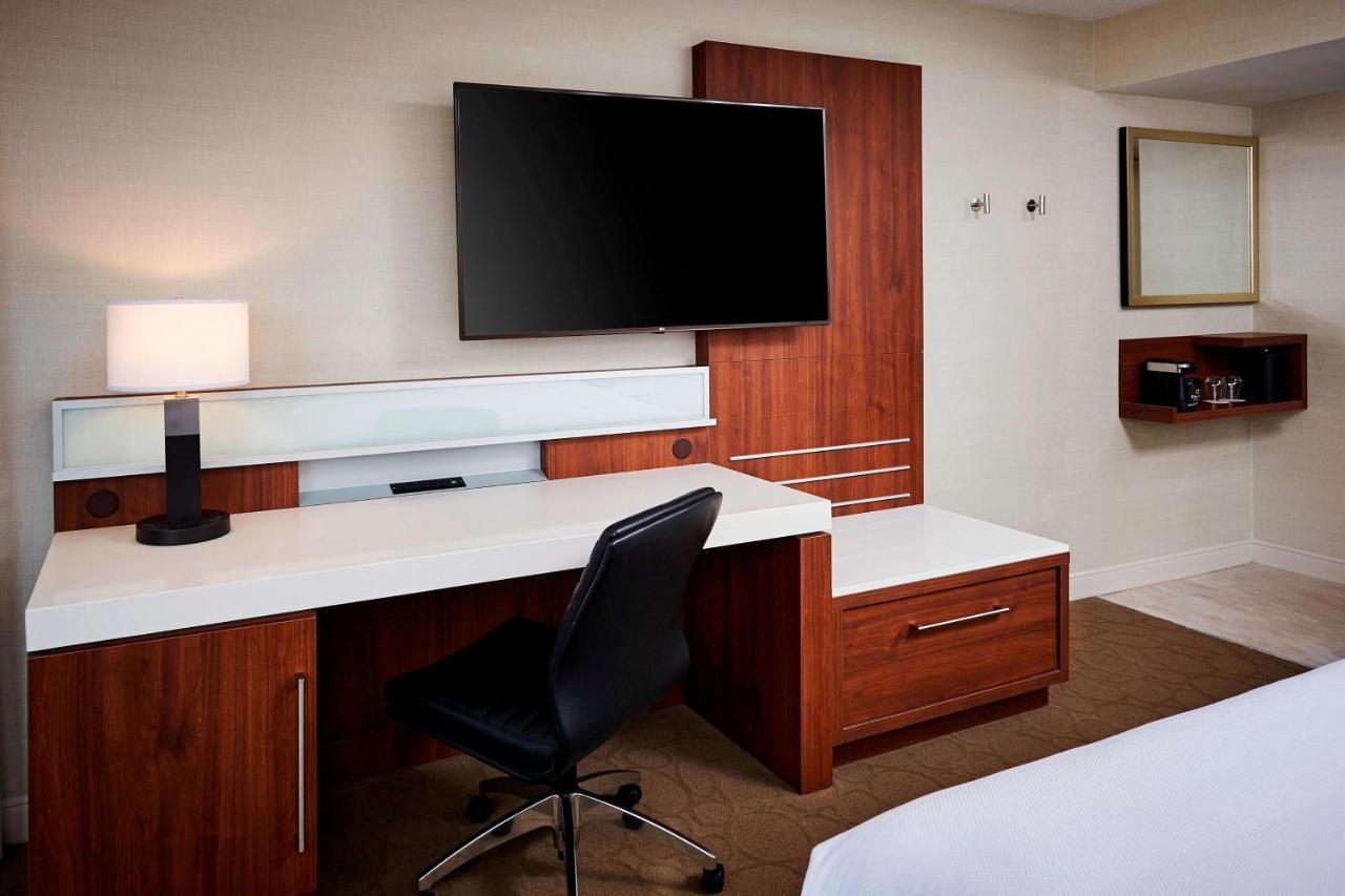 Deluxe 2 Queen Beds
