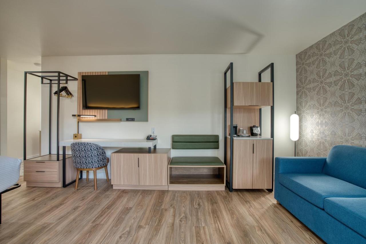 Deluxe Family Suite