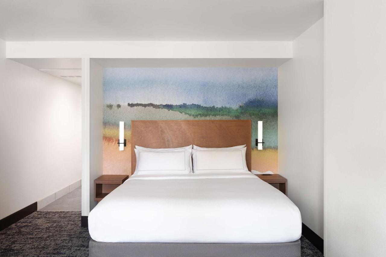 King Room with Sofa Bed and Balcony - River View