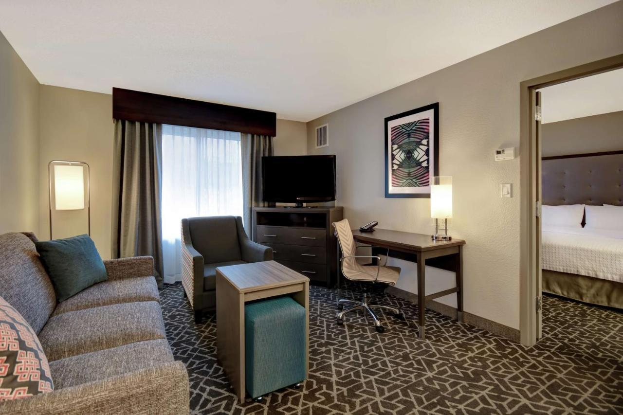 One-Bedroom King Suite - Non-Smoking