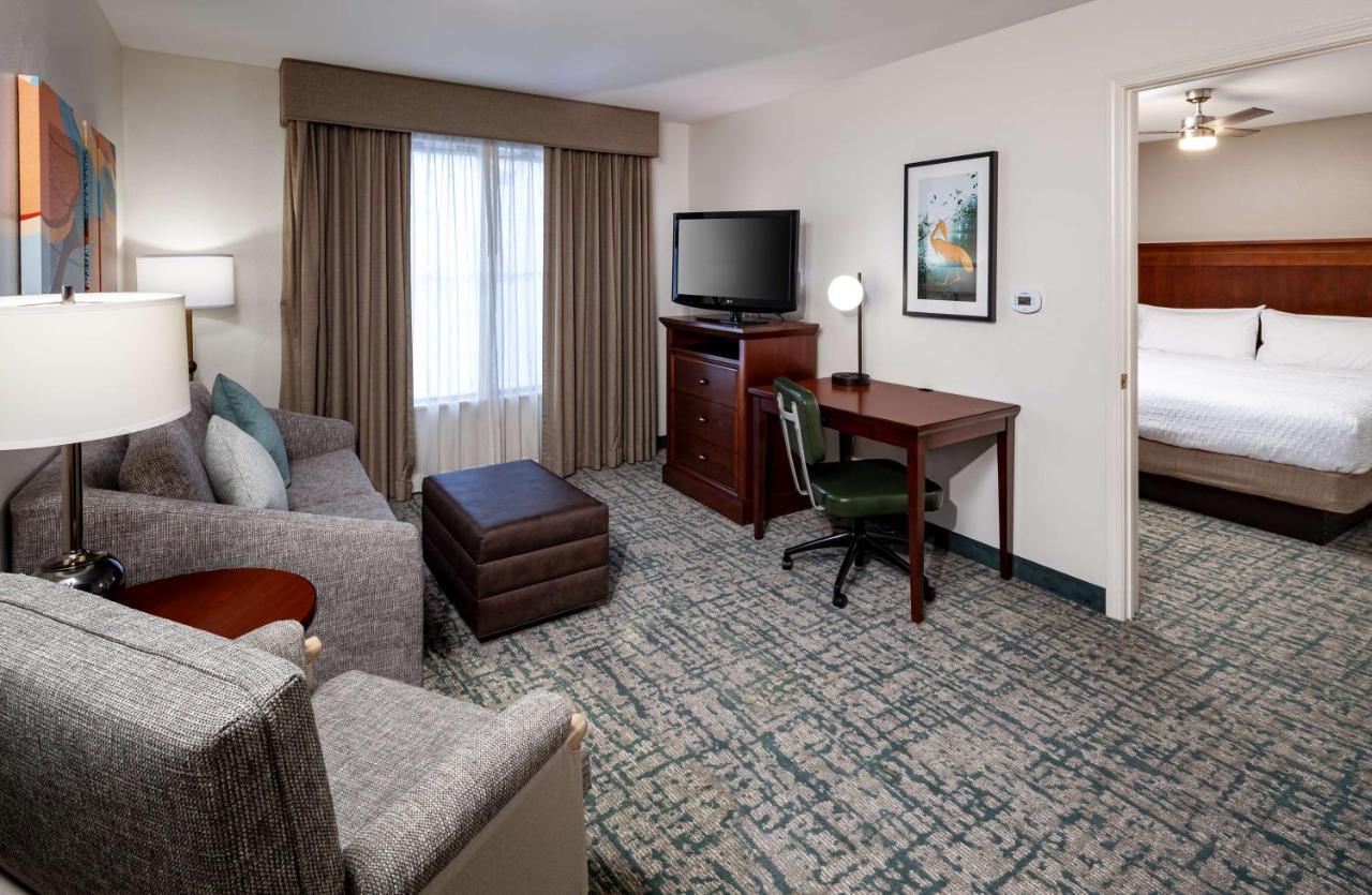 One-Bedroom King Suite
