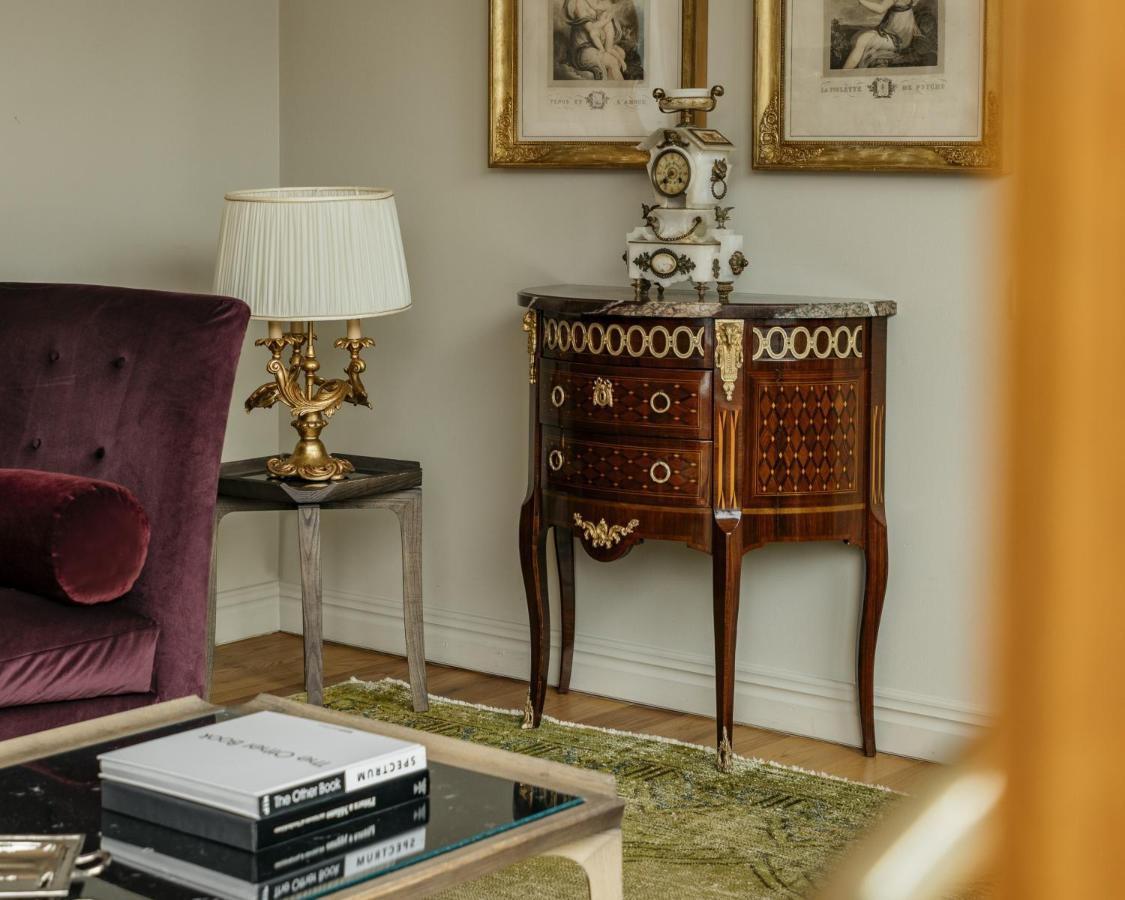 Corner Suite with Rooftop Terrace