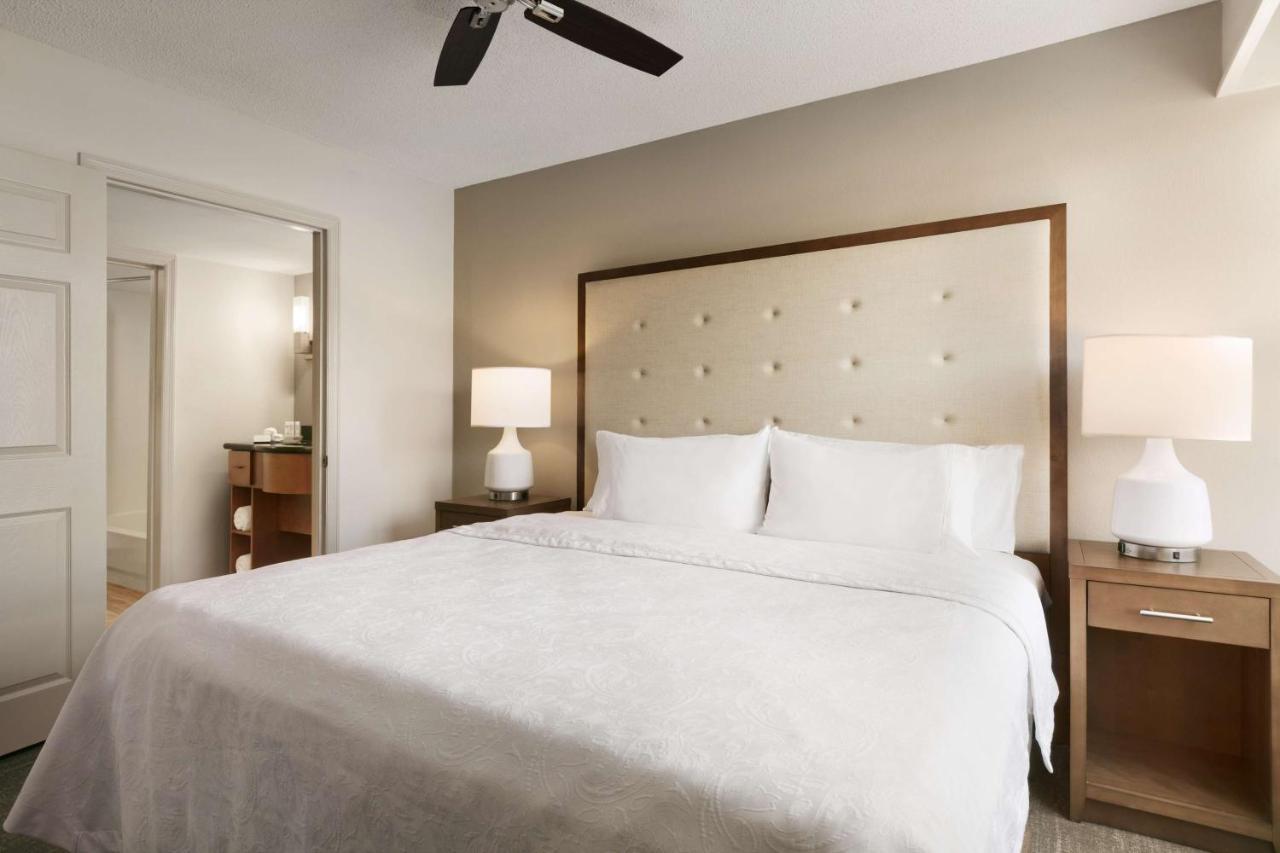 One-Bedroom King Suite Non-Smoking