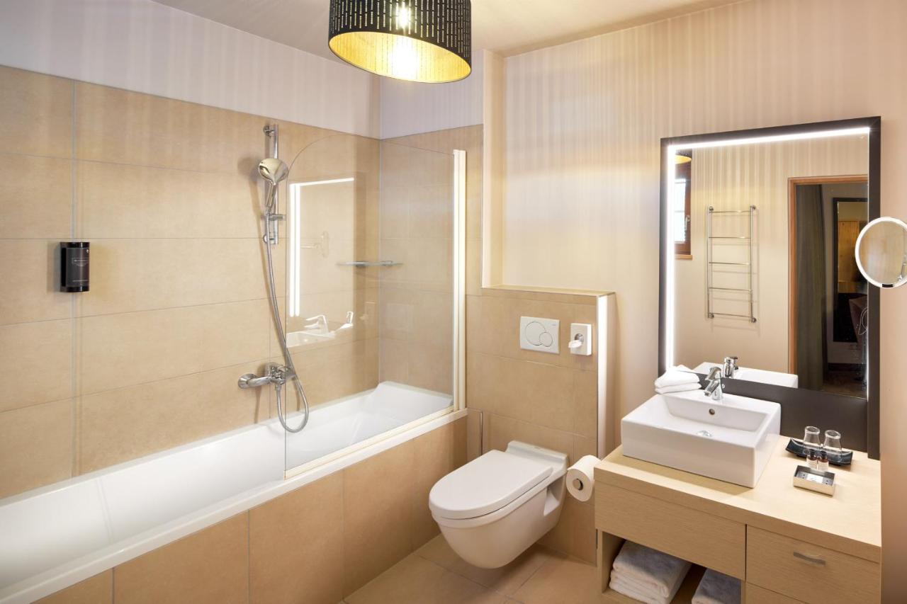 Familiensuite mit Balkon