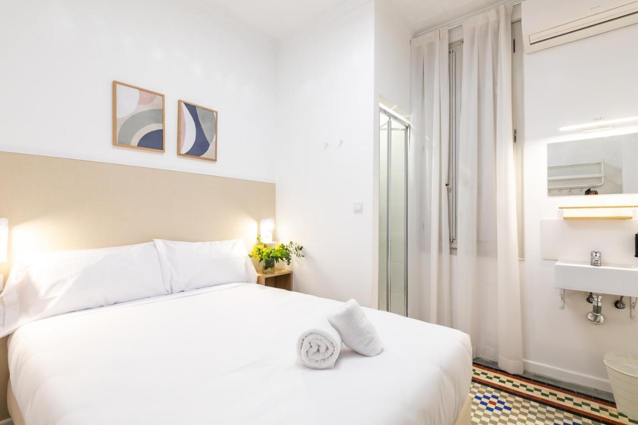 Tweepersoonskamer met Gedeelde Badkamer
