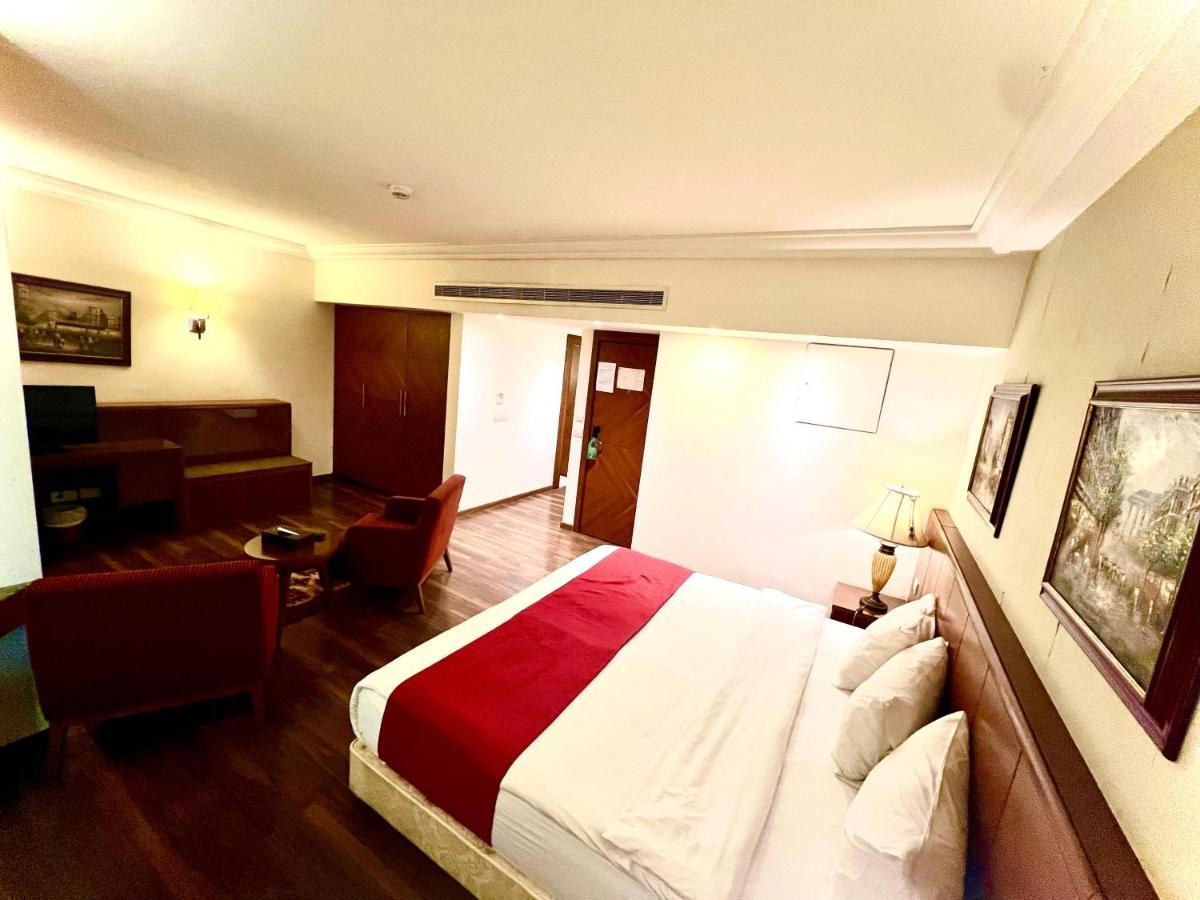 Deluxe King Room