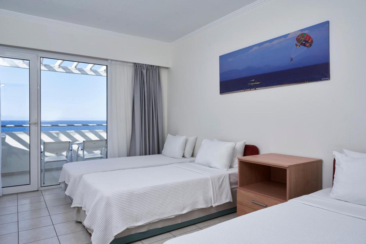 Familiekamer met 2 Slaapkamers en Uitzicht op Zee