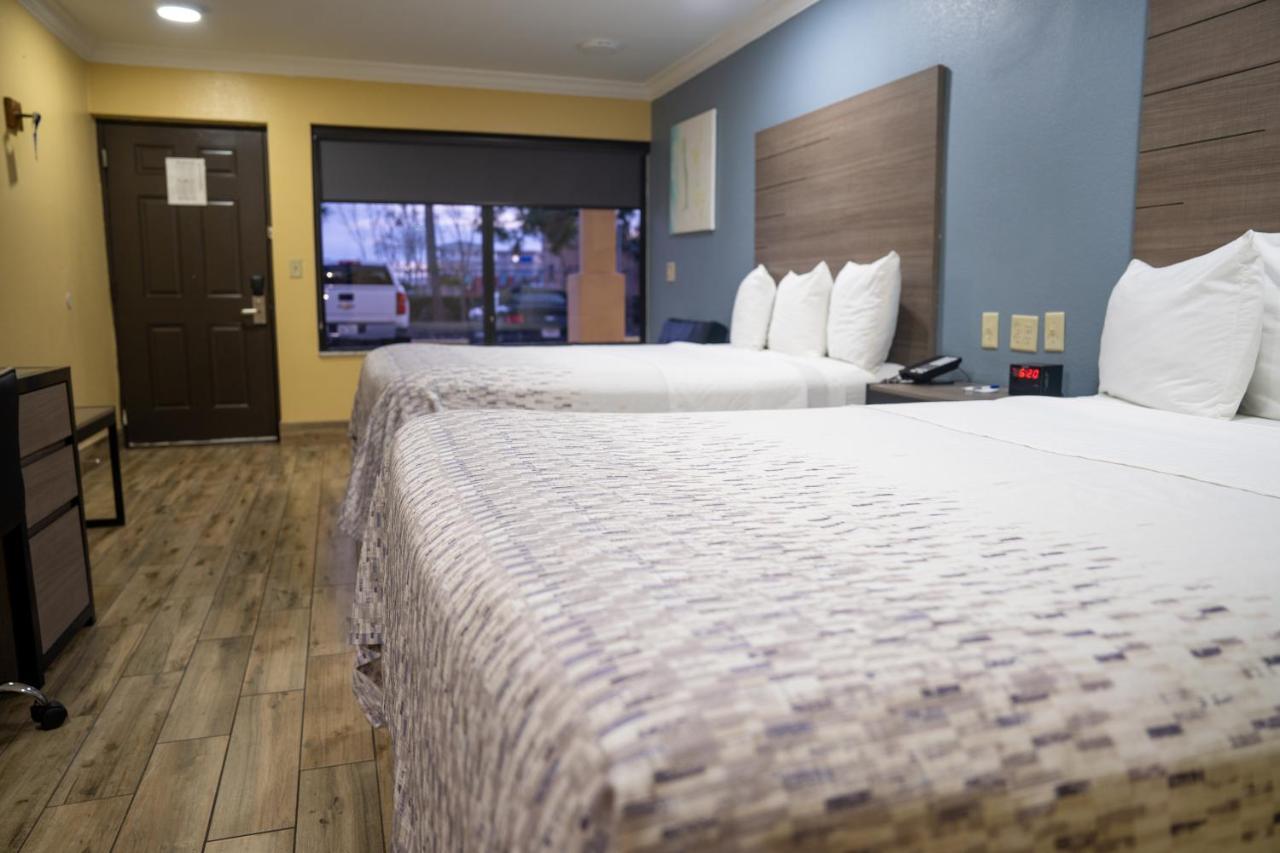 Queen Room Two Queen Beds Non Smoking