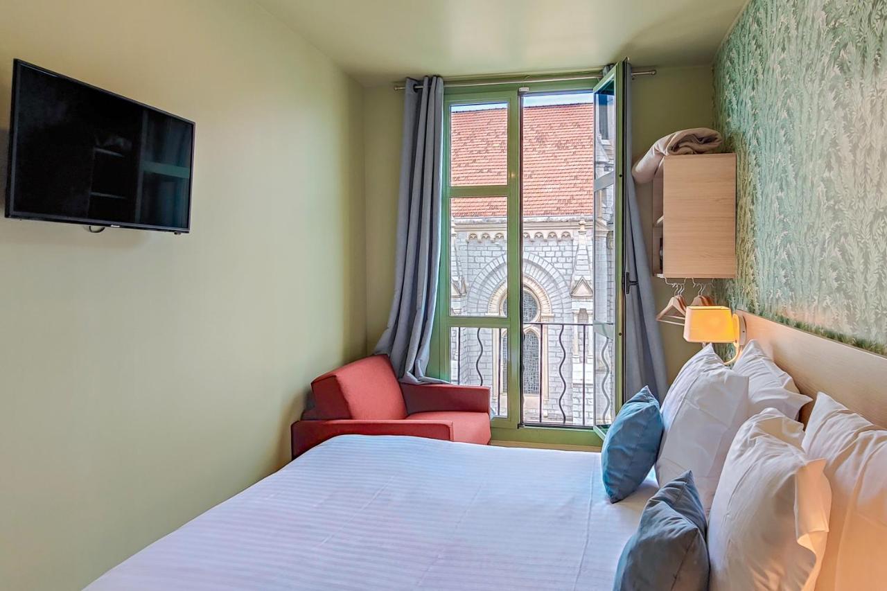 Superior Room Notre Dame view