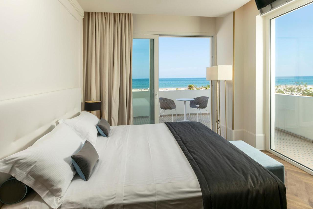Suite mit Queensize-Doppelbett und Meerblick