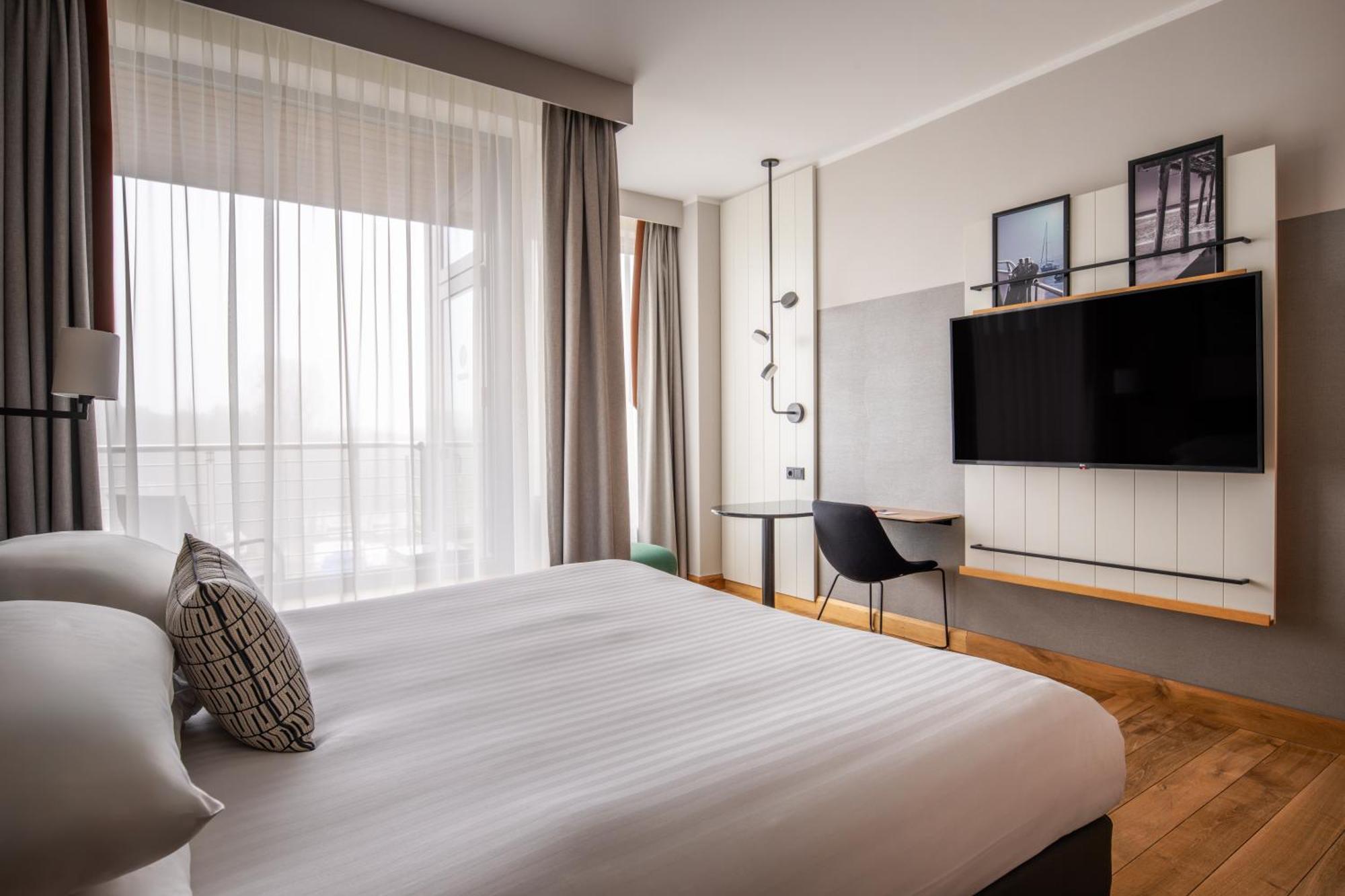 Superior King Room with Balcony