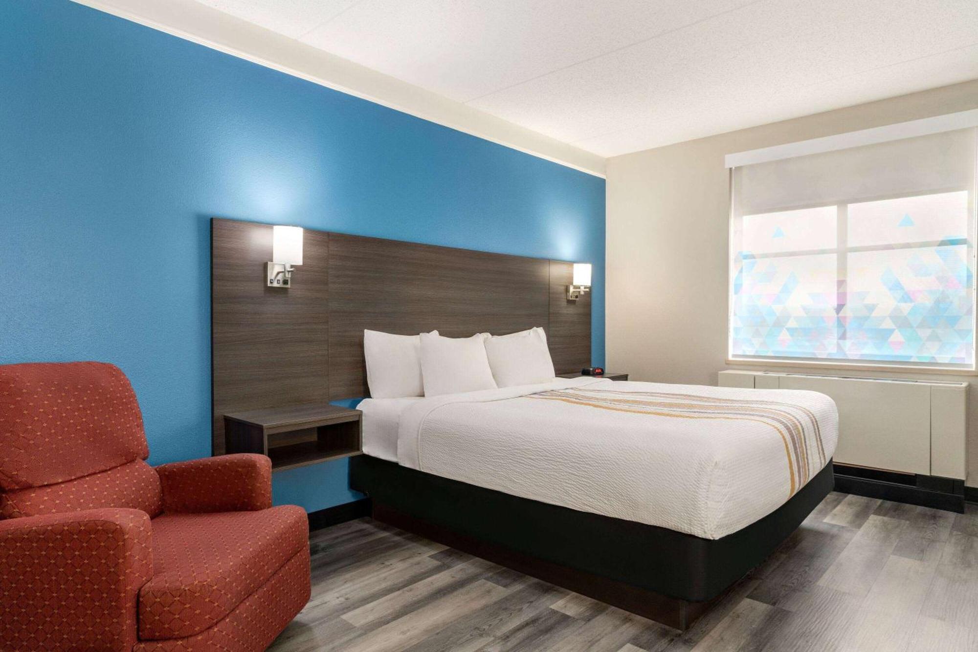 King Room with Mobility/Hearing Impaired Access - Non-Smoking