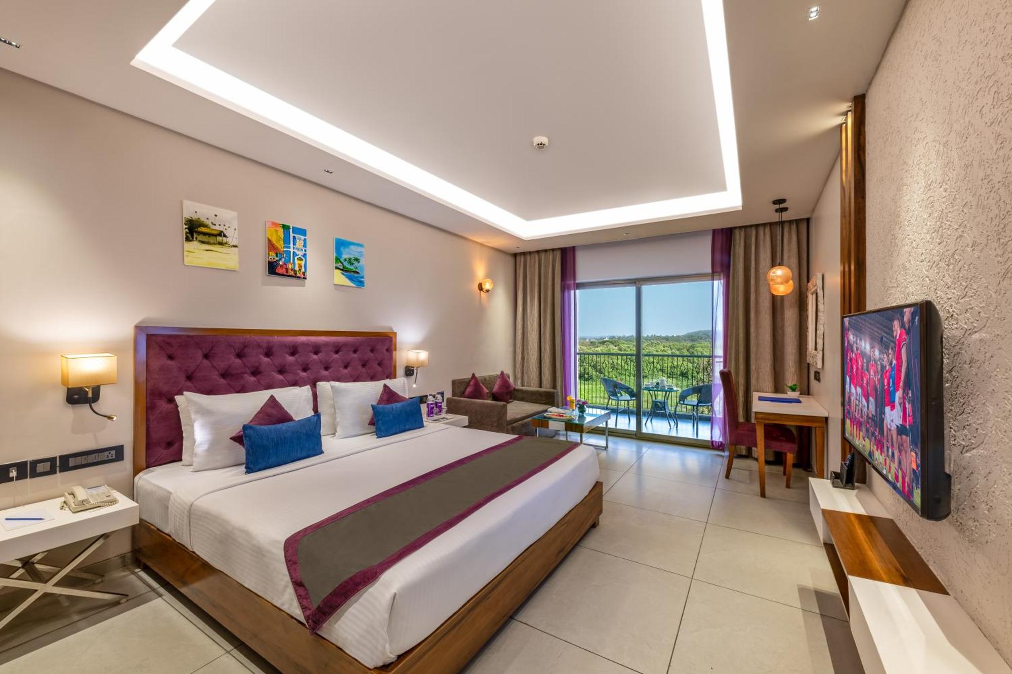 Deluxe King Room with Shower and Balcony - 20% Discount on F&B, SPA & Laundry - Early check in and late checkout of 2 hours - subject to availability - Happy Hour on House Brands BUY 2 GET 1 FREE from 4 PM to 7 PM