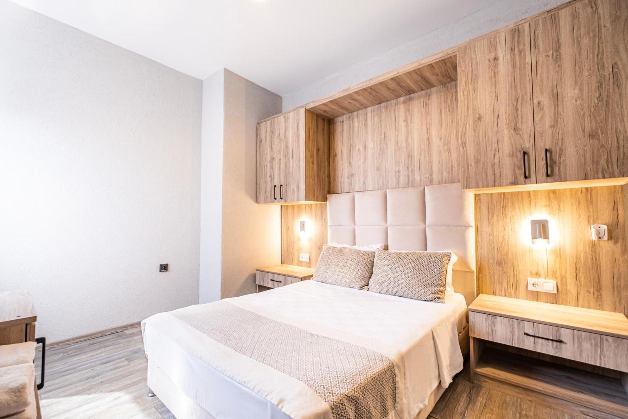 Double or Twin Room,1216472836:JPEG