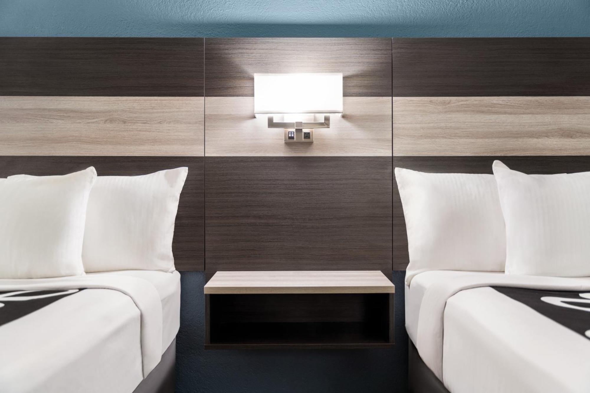 2 Full Beds, Mobility/Hearing Accessible Room, Bathtub w/ Grab Bars, Non-Smoking
