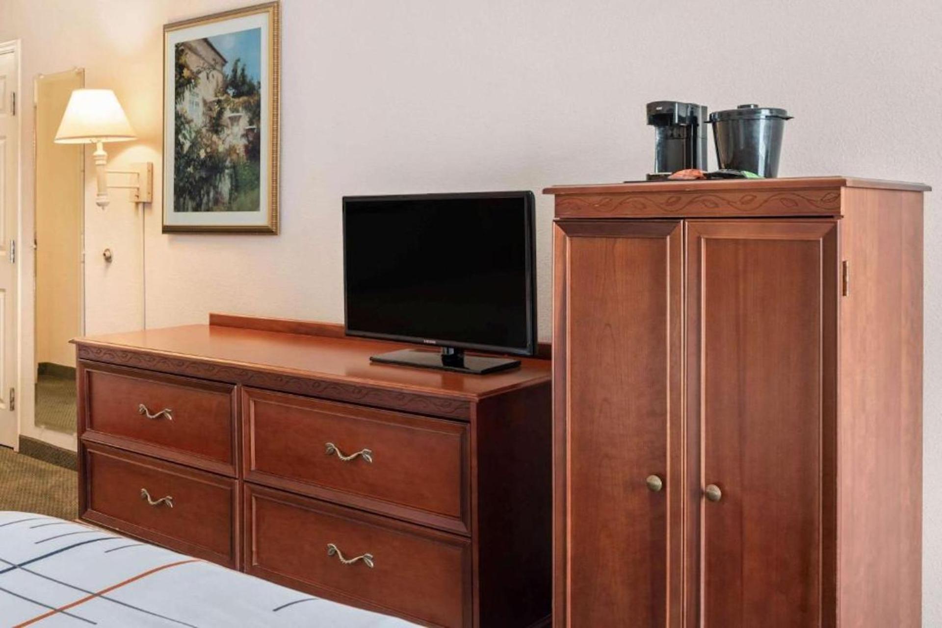 Deluxe Queen Room with Two Queen Beds