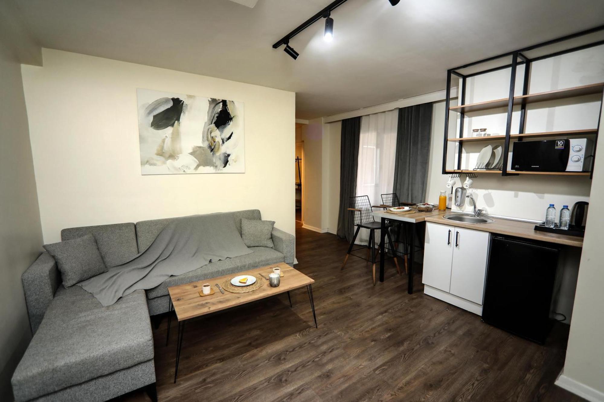 Deluxe Double Room with Bath,1500236209:JPEG
