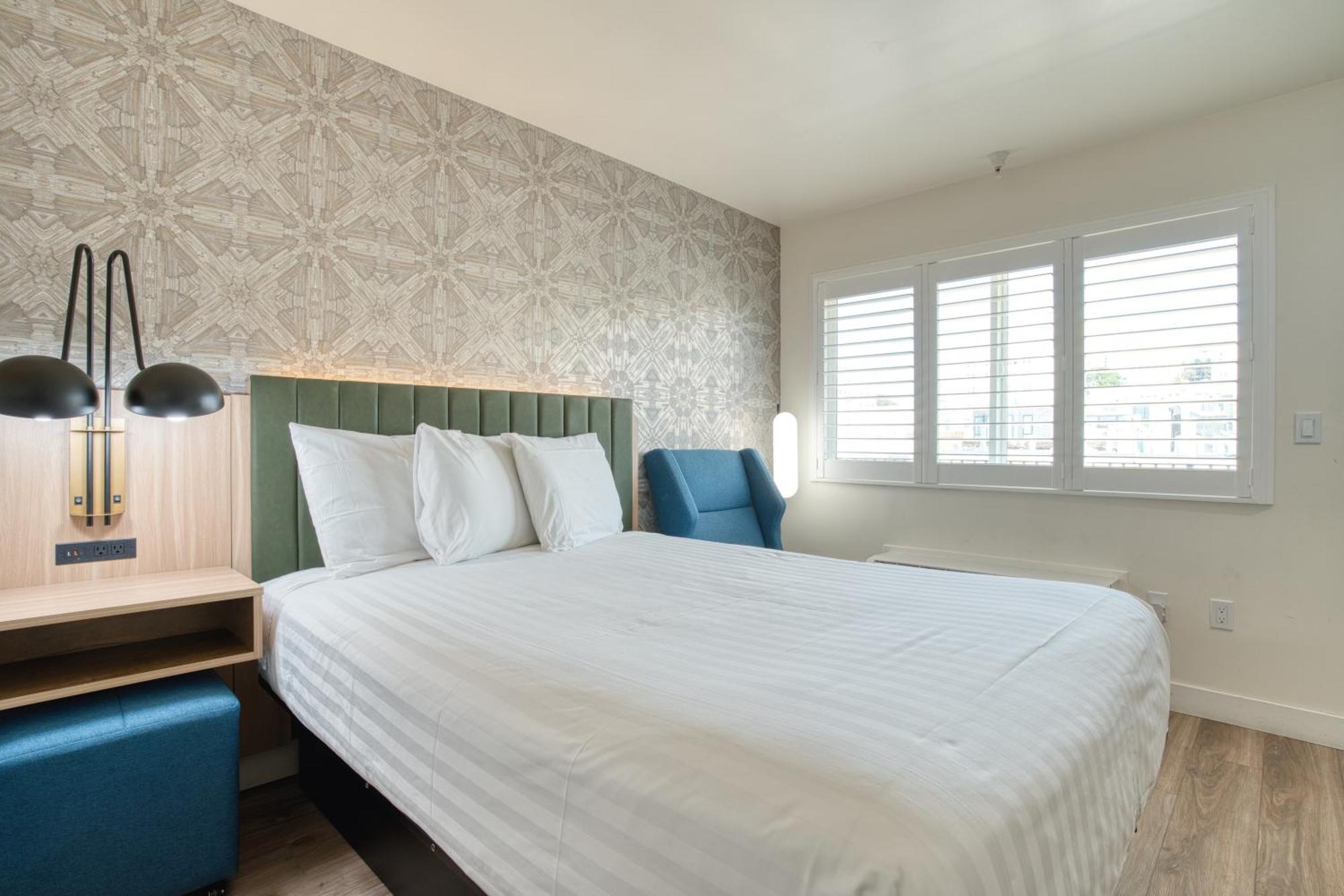 Deluxe Family Suite