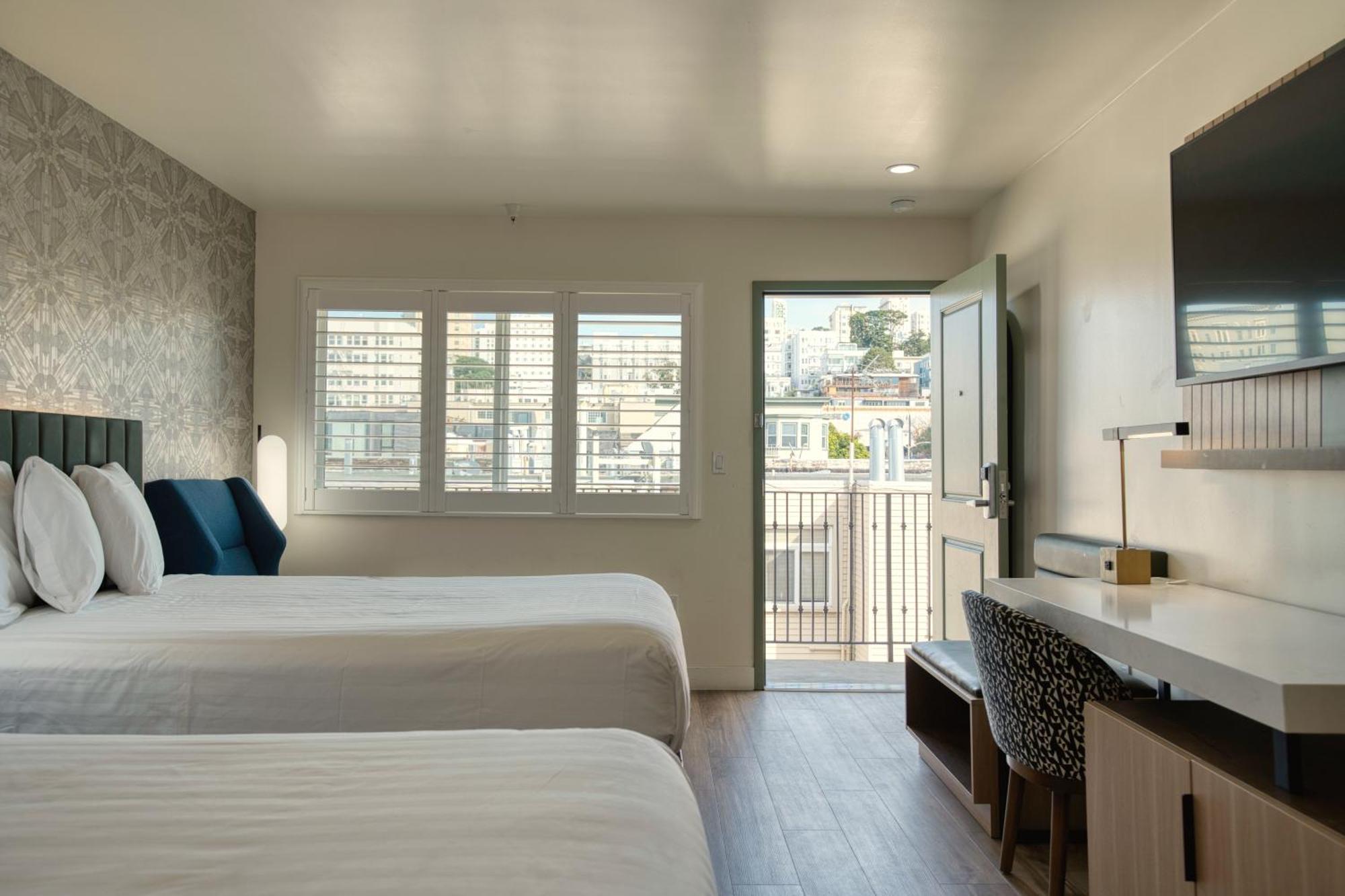 Deluxe Family Suite