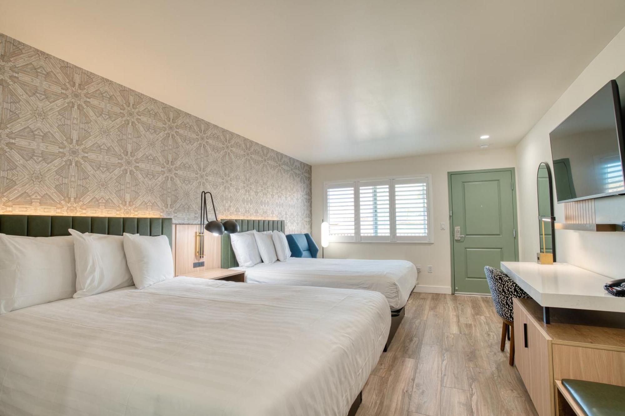 Deluxe Family Suite