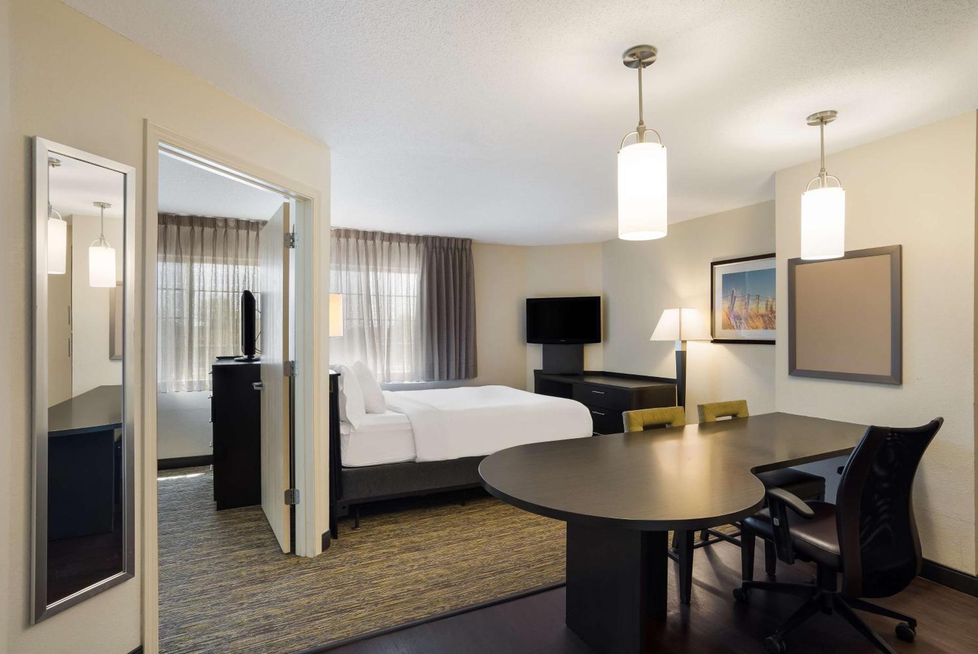 One-Bedroom Two Queen Suite