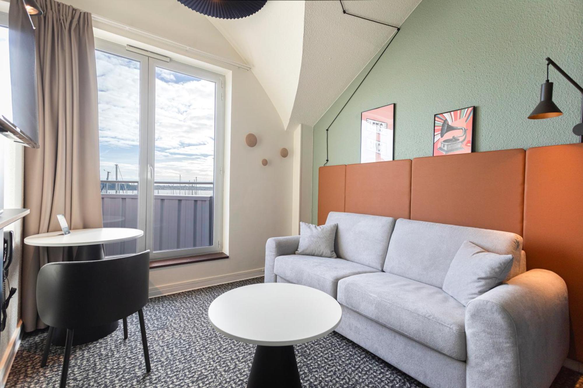 Chambre Supérieure avec 1 Lit Double et Canapé