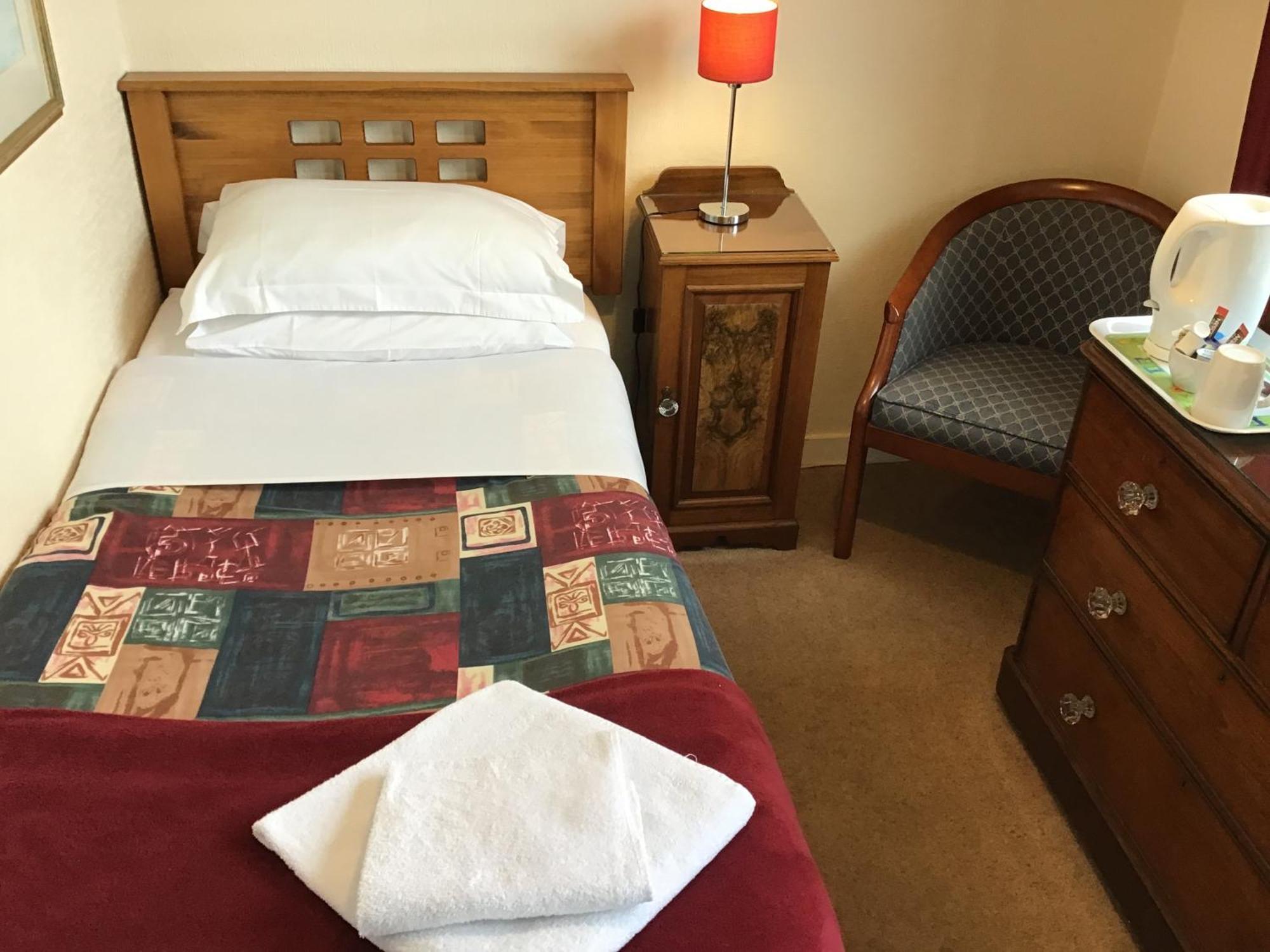 Single Room Shared Shower Toilet