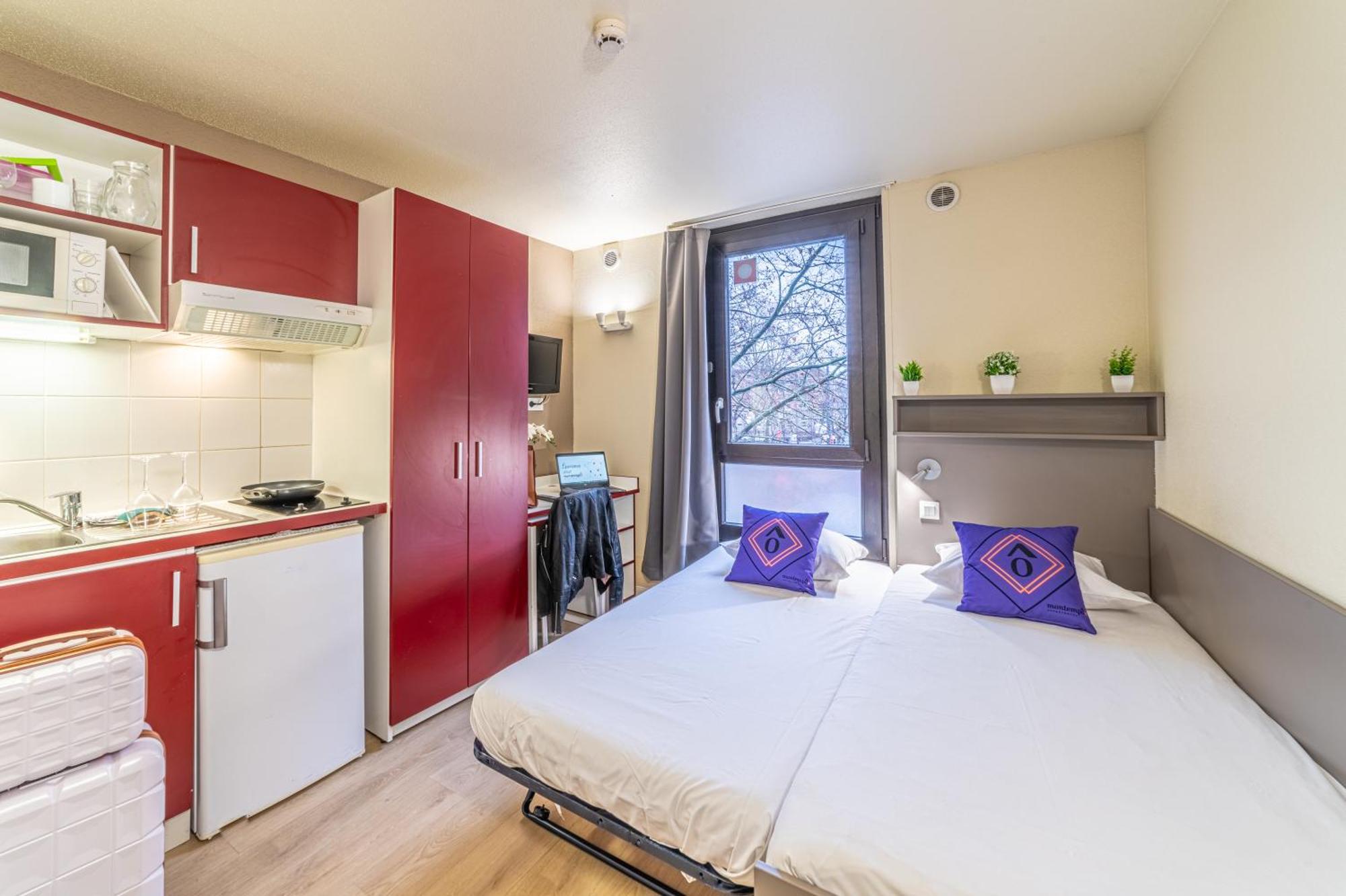 Studio Apartment