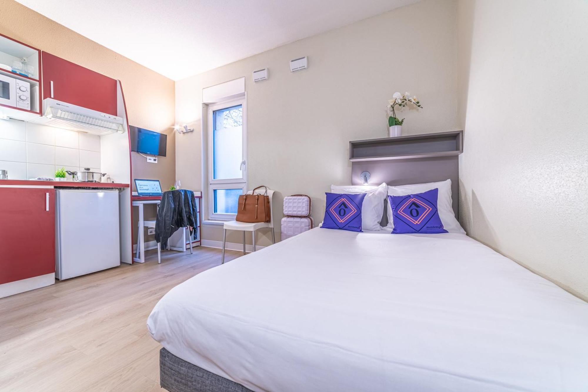 Studio Apartment