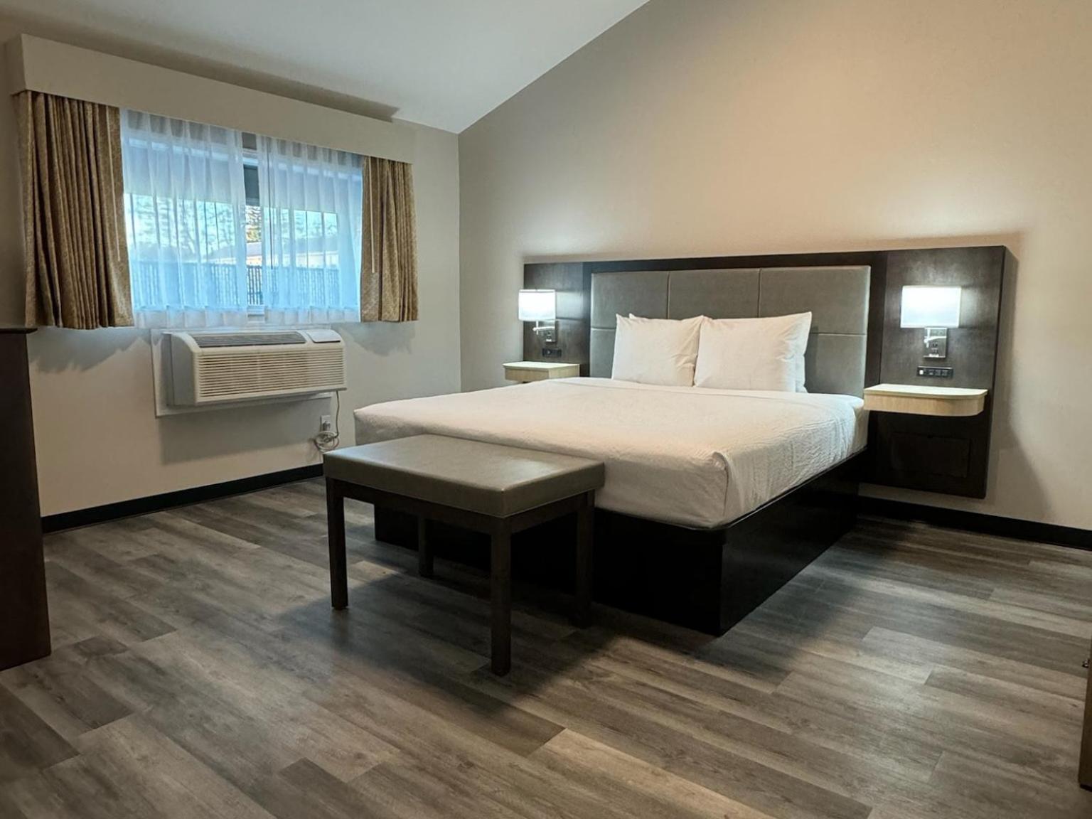 Executive Huron King Suite - Non-Smoking
