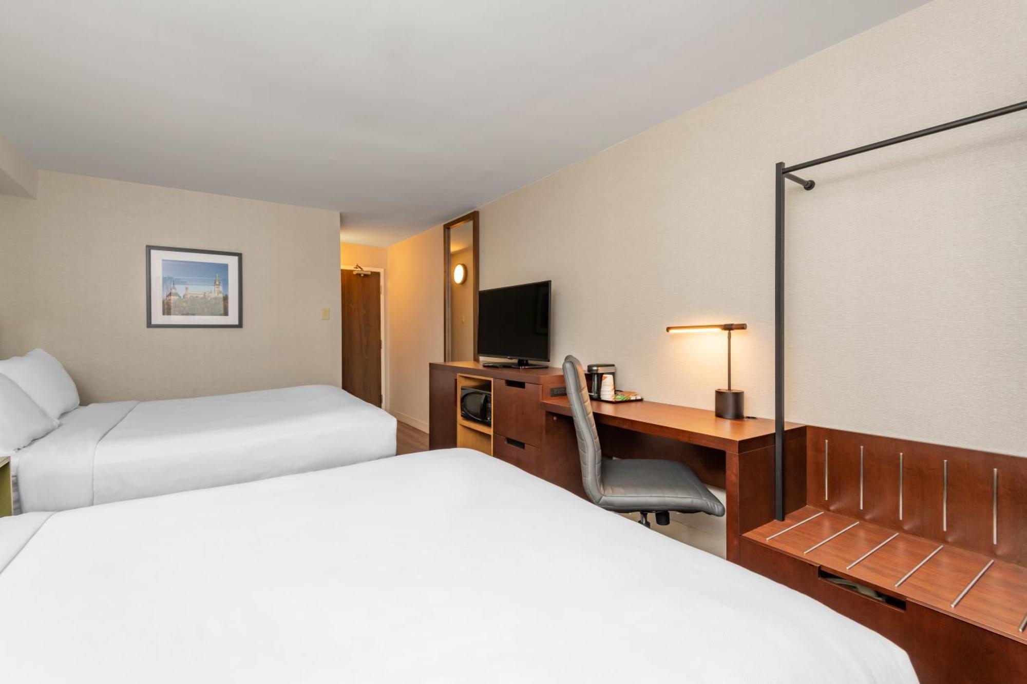 Queen Room with Two Queen Beds - Non-Smoking