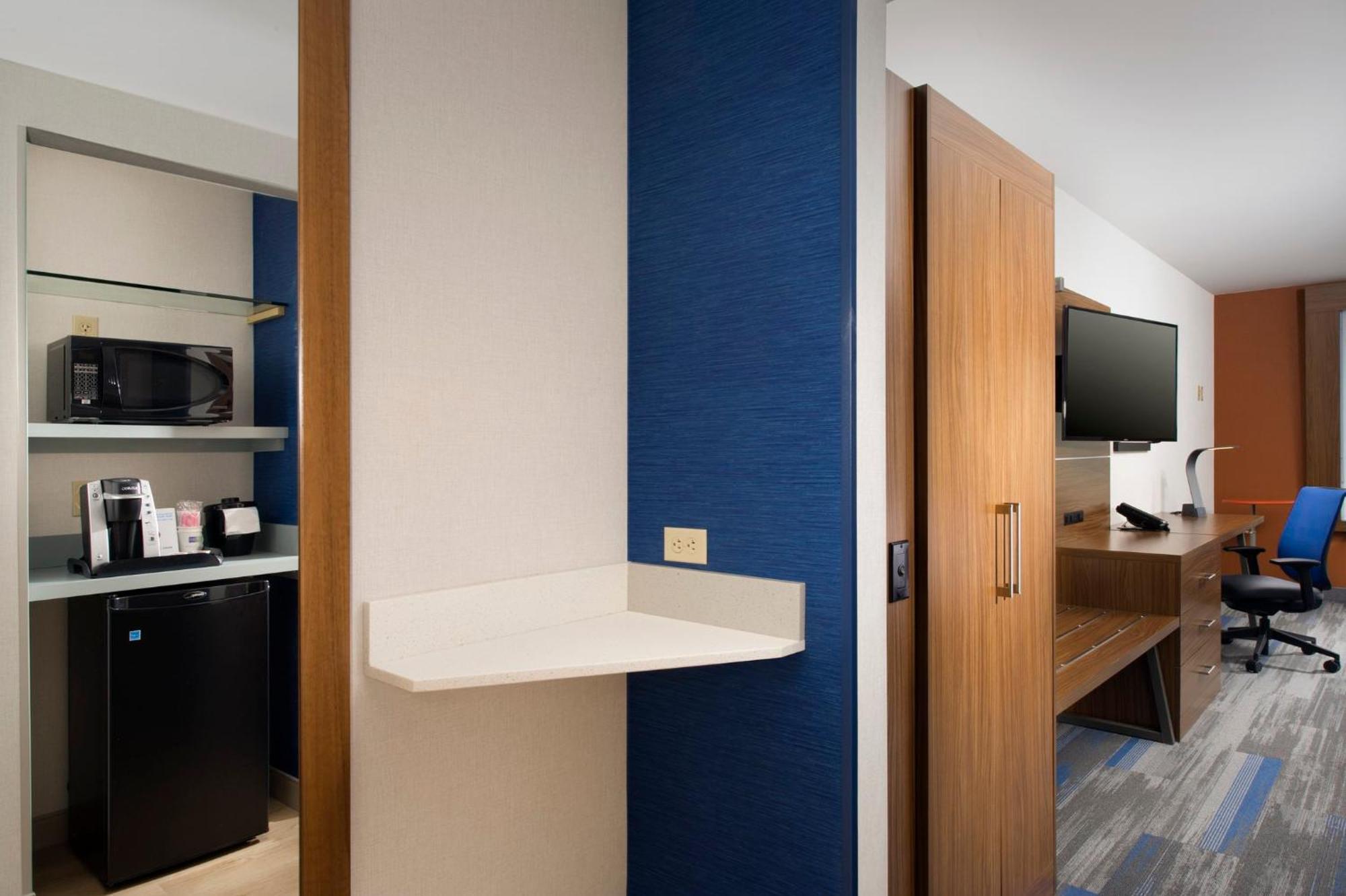 Suite with Two Beds - Non-Smoking