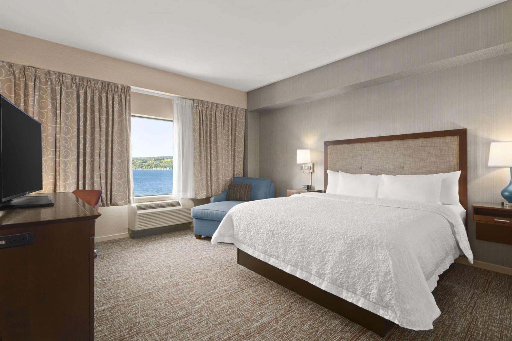 King Room - Hearing Access/Non-Smoking
