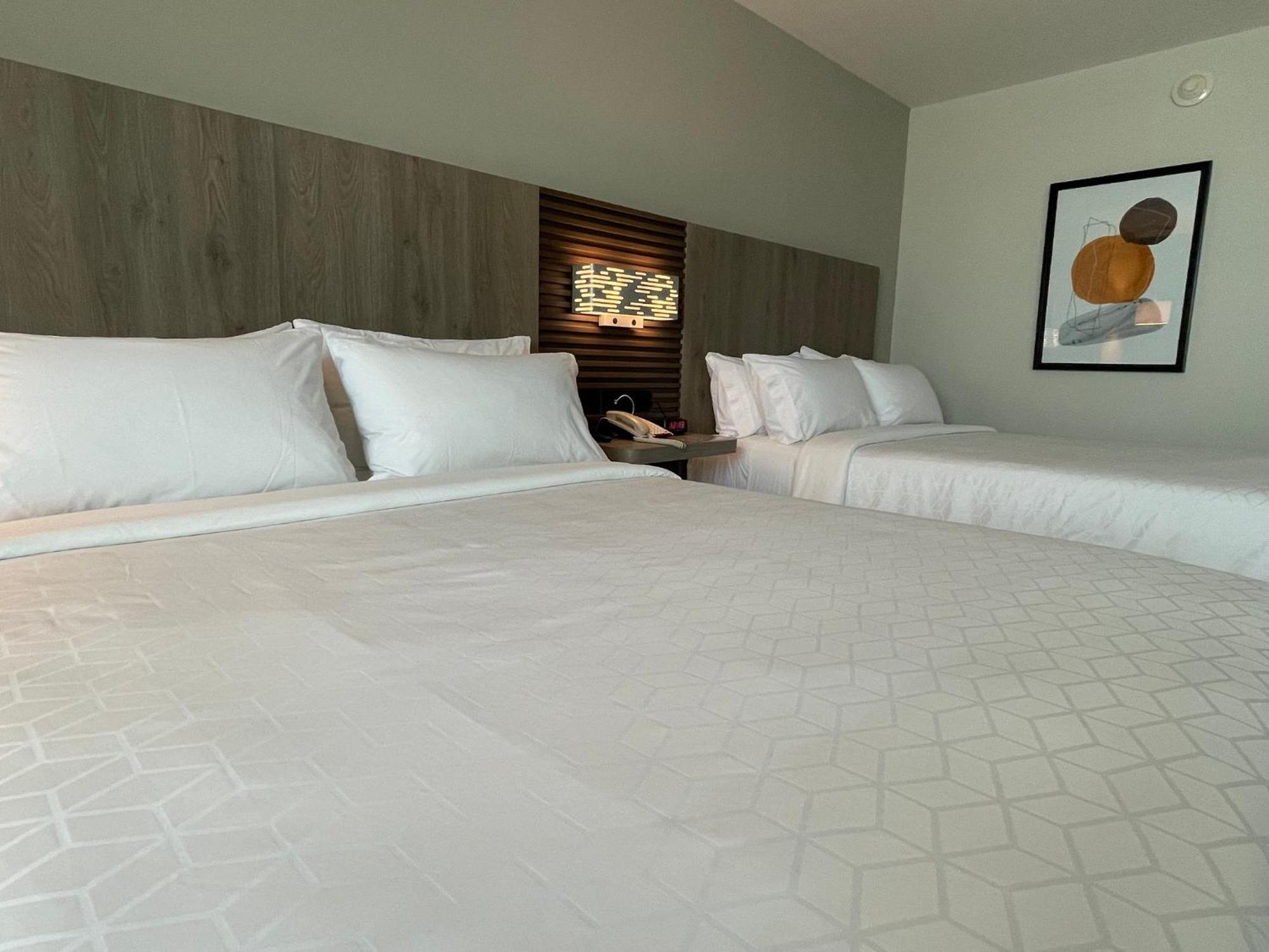 Standard Room with Two Queen Beds