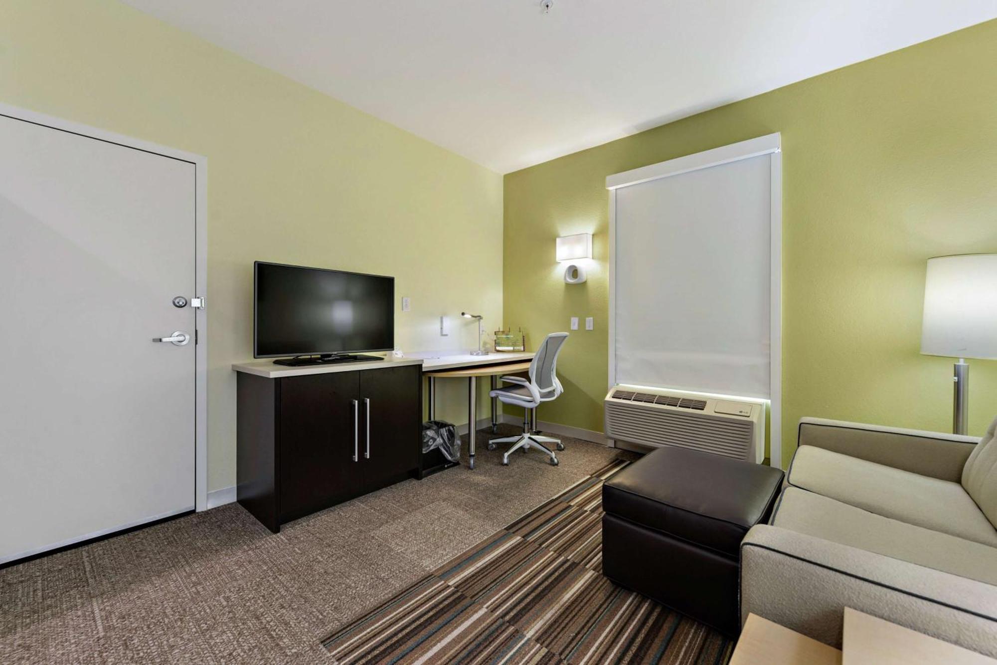 King Studio Suite - Hearing Accessible/Non-Smoking