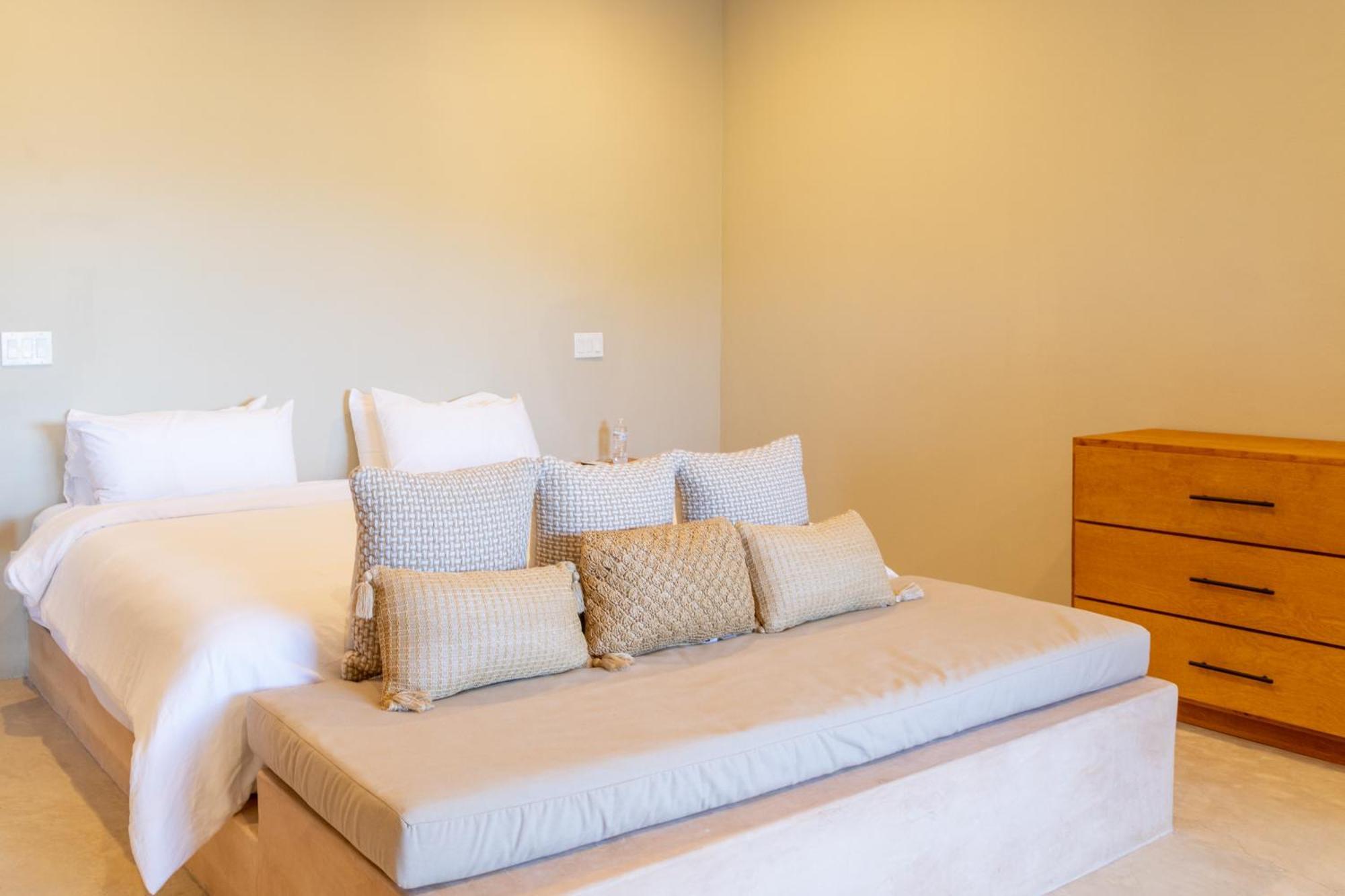 Deluxe Mountain View Room