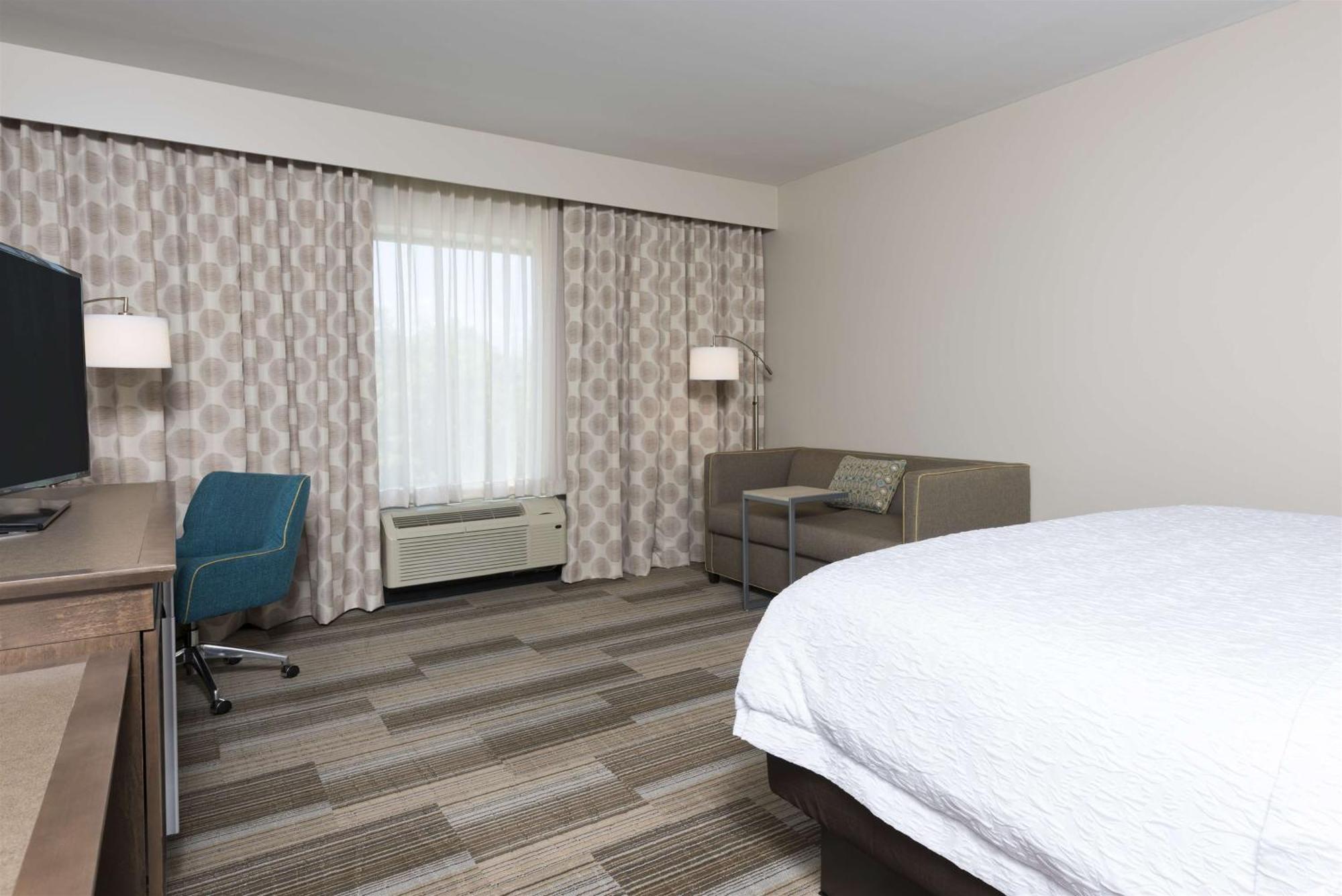 King Room with Sofa Bed - Non-Smoking