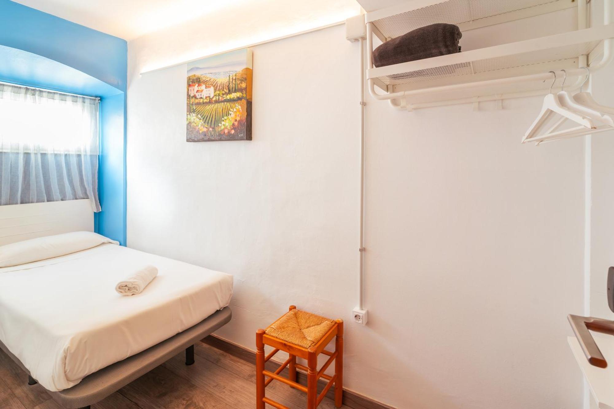 Single Room with Private Bathroom