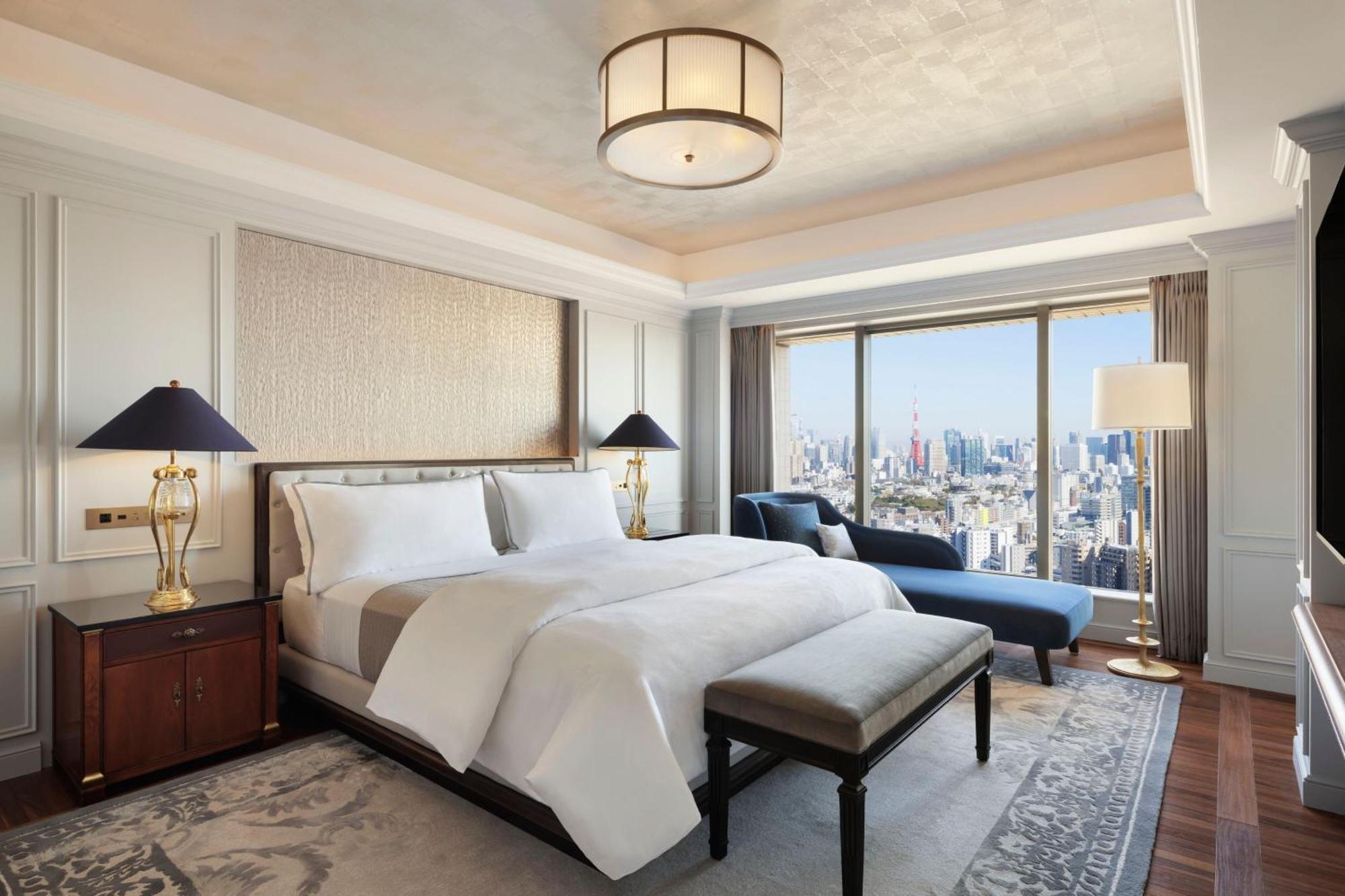 One-Bedroom Imperial King Suite with Club Lounge Access