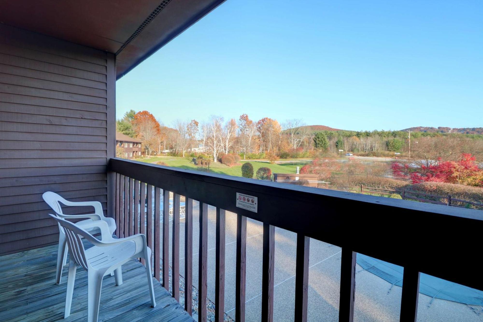 King | Junior Suite | Pet-Friendly | Balcony