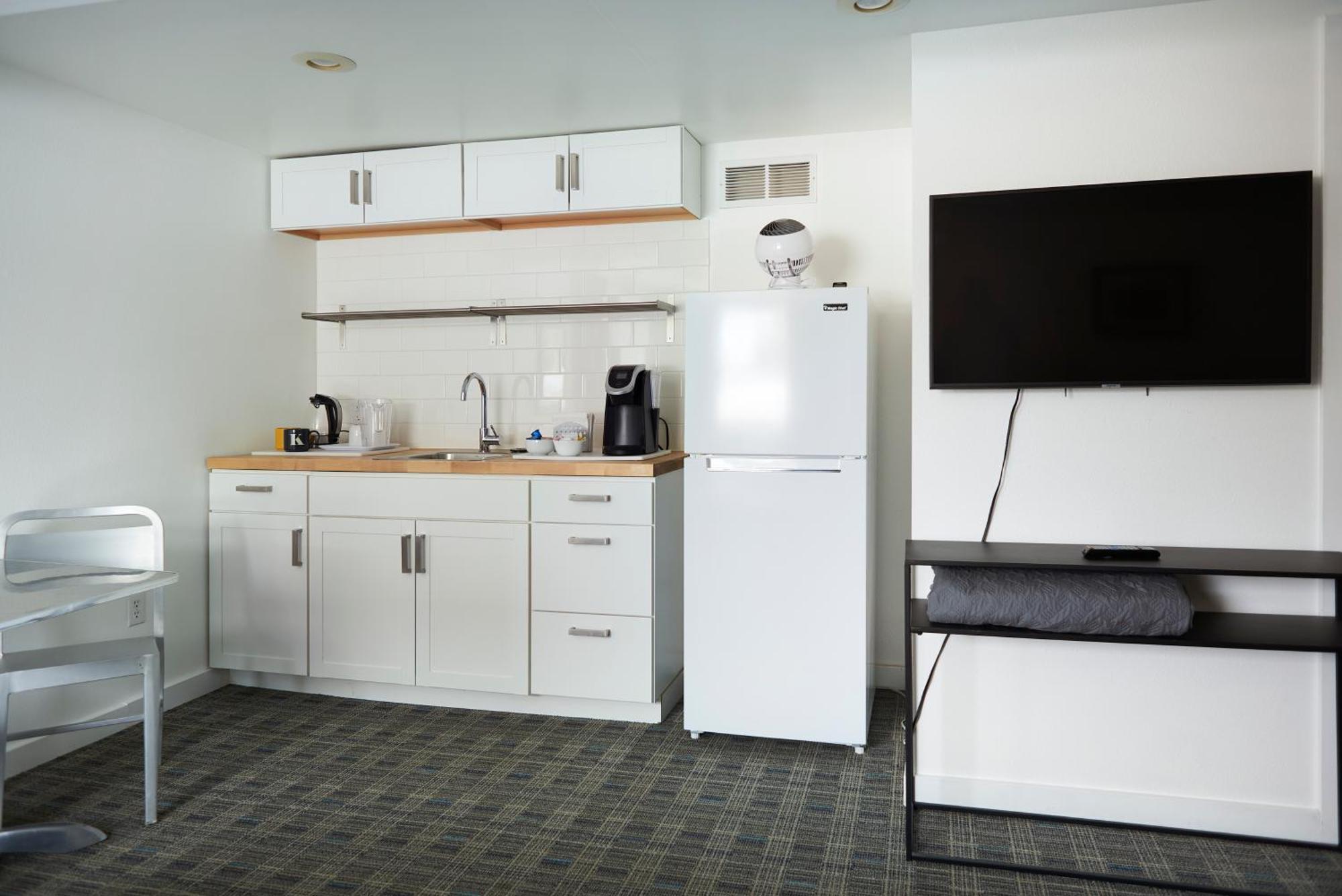 Double Queen Studio Kitchenette
